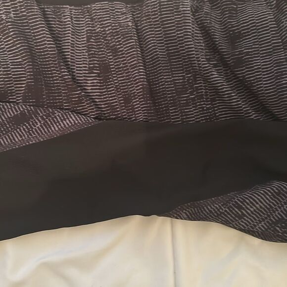 Lululemon T.H.E. Short 9" Linerless, Size XL - Picture 10 of 10